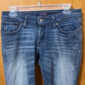 Levi's Curvy Cut 528 Jeans in Dark Blue